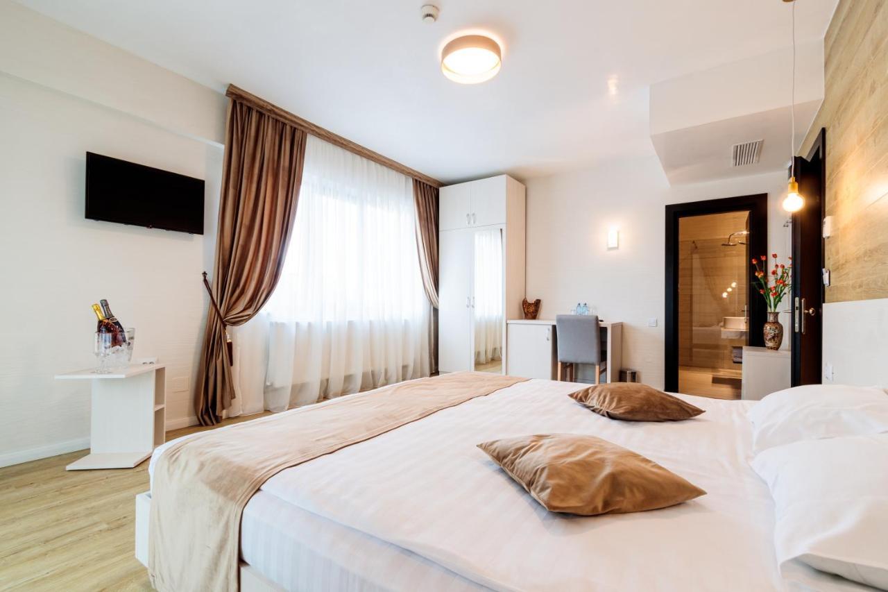 Hotel Bulevard Ramnicu Valcea Exterior photo