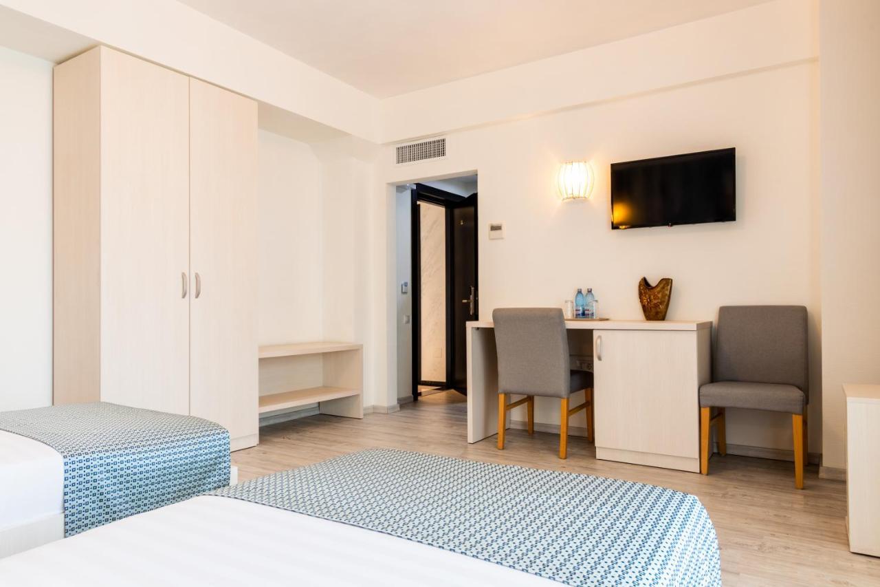 Hotel Bulevard Ramnicu Valcea Exterior photo