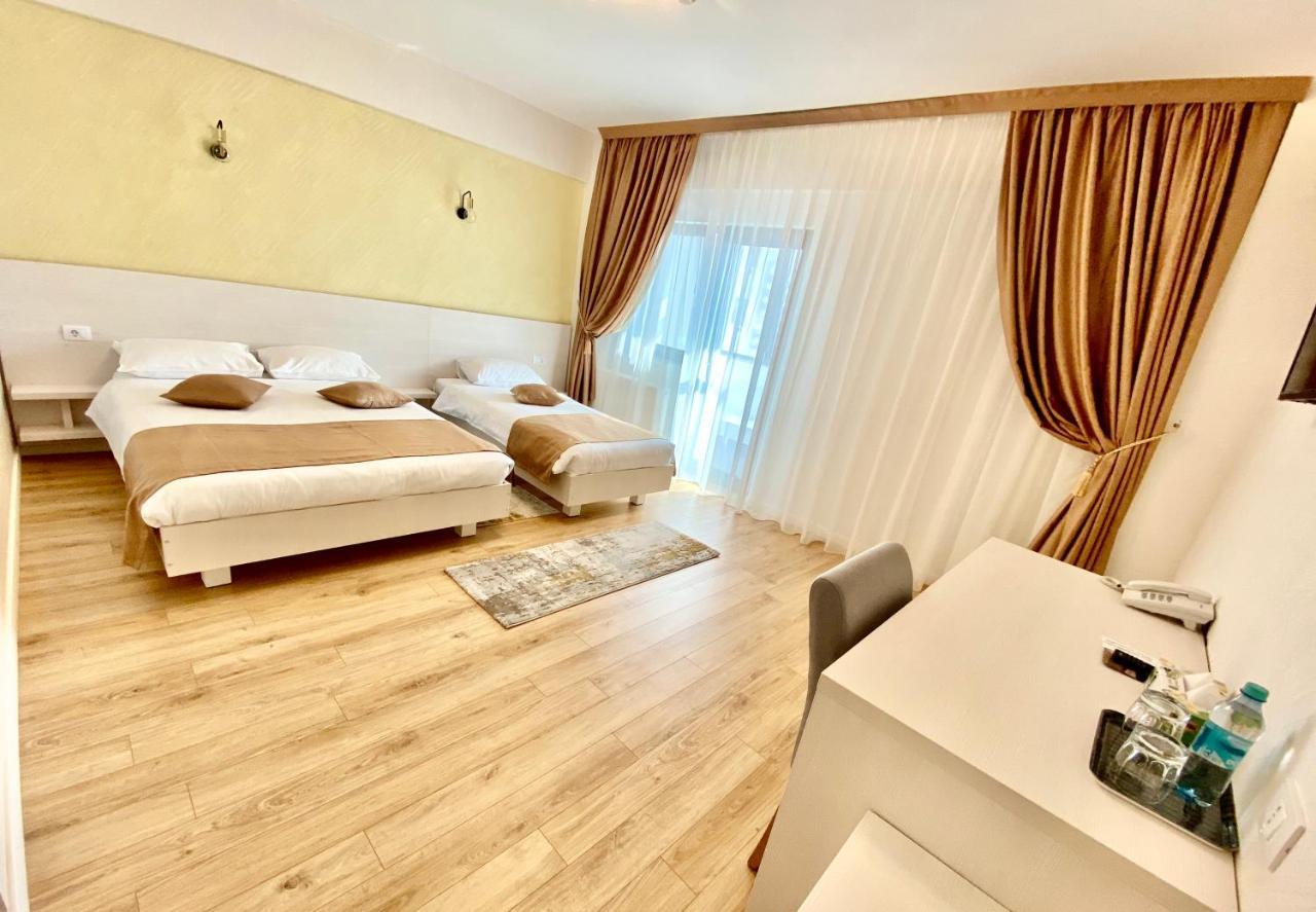 Hotel Bulevard Ramnicu Valcea Exterior photo
