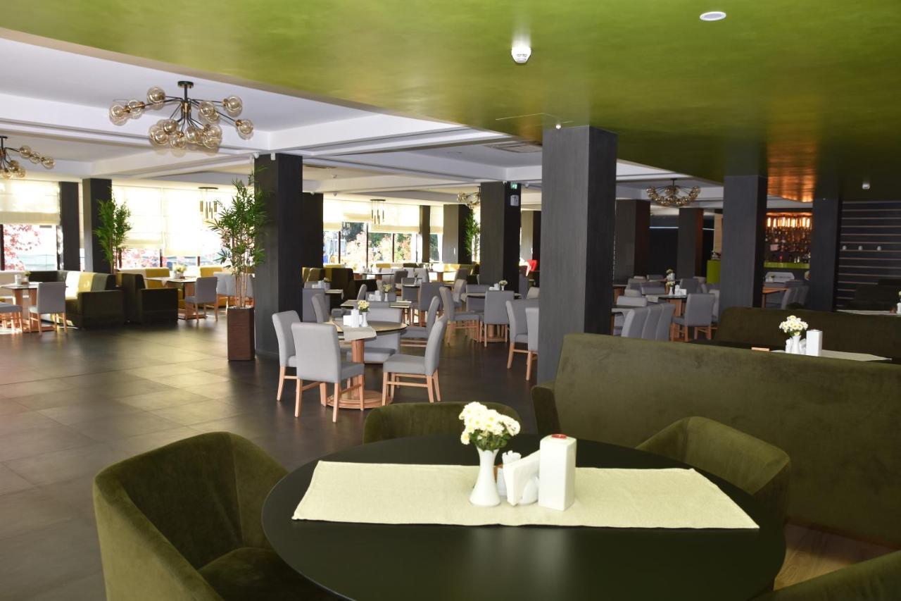 Hotel Bulevard Ramnicu Valcea Exterior photo