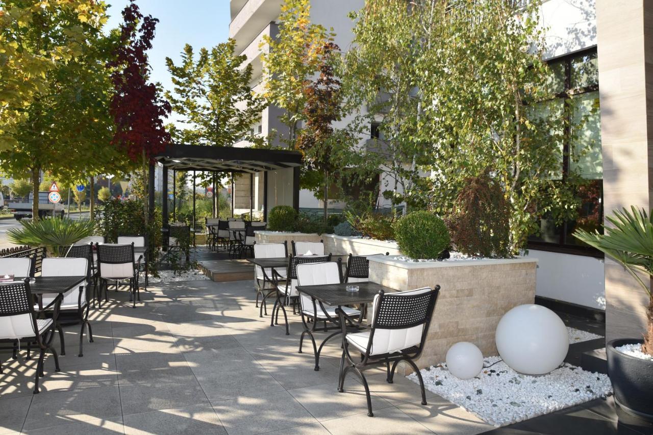 Hotel Bulevard Ramnicu Valcea Exterior photo