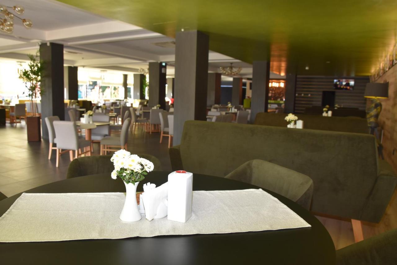 Hotel Bulevard Ramnicu Valcea Exterior photo